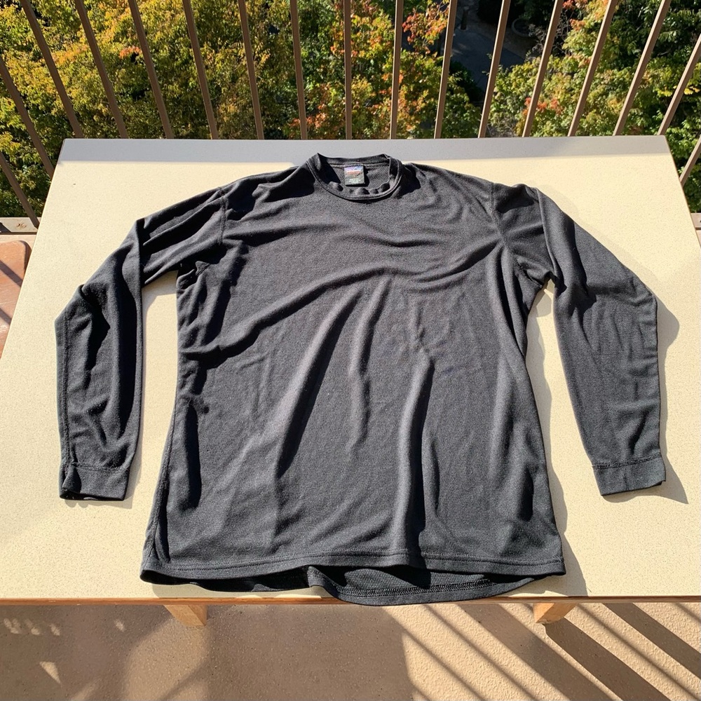 Patagonia Capilene Black Long Sleeve Shirt Undershirt Warm Layering Men’s Size L